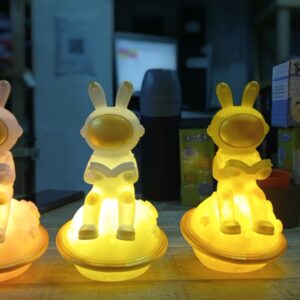 LAMPARA CONEJO A PILAS